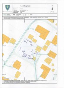 Ledningskart som viser kommunale ledninger (vann og avløp) for eiendommen på Sørholtvingen 15.