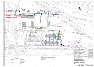 Situasjonsplan som viser bygningenes plassering på tomten, tilknytningslinjer og tekniske installasjoner.