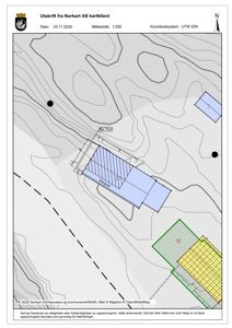 Situasjonsplan som viser tomtens terrengform (konturlinjer), plassering av eksisterende og planlagte bygninger, samt en ny mur.