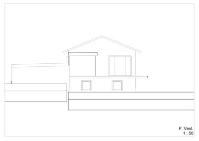 En tegning som viser fasaden på en bygning sett fra vest (Vest). Tegningen illustrerer bygningens form, takform, vinduer og utforming av fasadeelementer.