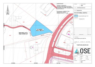 Tomtefordelingsplan som viser en ny parsell (blått) og restareal (rødt) med arealoppgaver, vegforhold og koordinater.