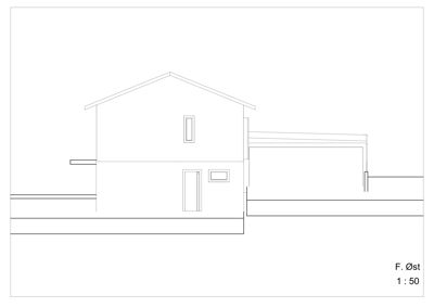 Fasadetegning som viser bygningens utseende sett fra øst (F. Øst) med vinduer, dører og takform.