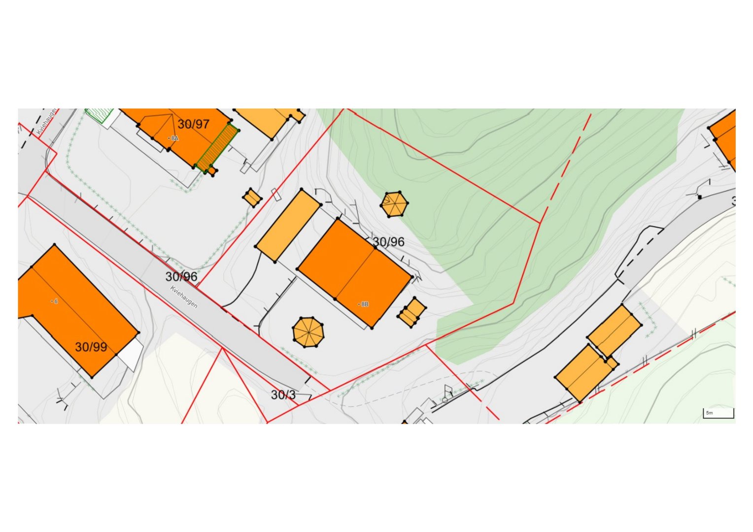 Situasjonsplan som viser tomtene (30/96, 30/97, 30/99, 30/3), bygningers plassering, vegnett (Kvæstadsvegen) og terrengforhold.