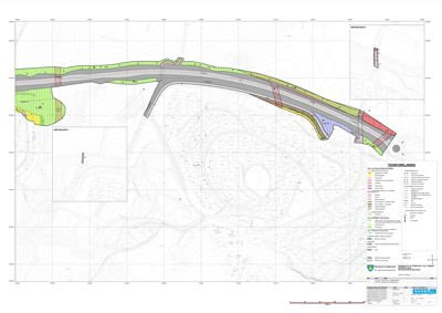 Situasjonsplan som viser tomtens form, terrengforhold (konturlinjer), og plassering av bygninger og vegger i forhold til omgivelsene.