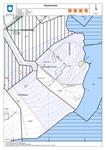 Situasjonskart som viser tomtens beliggenhet, topografi, naboeiendommer og bygningers plassering.