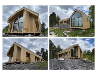 Fotografier av en moderne trehus under bygging på en grusete tomt.