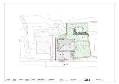 Situasjonsplan som viser bygningens plassering i forhold til tomme, vegger og terrenglinjer.