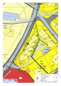 Situasjonskart som viser tomtegrenser, bygningers plassering og arealbruk i et område.