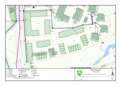 Situasjonsplan som viser tomtens grenser, eksisterende og planlagte bygninger, infrastruktur (veier, vannledninger) og topografi.
