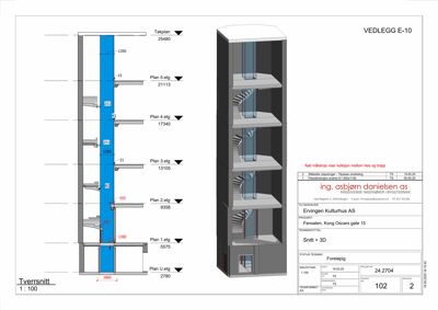 Tverrsnitttegning av en bygning som viser etasjehøyder, takhøyde og innvendig trapp.
