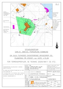 Situasjonsplan som viser bygningens plassering på tomten, terrengforhold, eksisterende og ny bebyggelse, samt planlagt terrengprofilering.