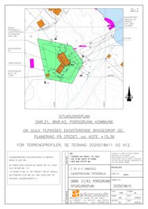 Situasjonsplan som viser tomtens grenser, eksisterende og planlagt bebyggelse, høyder og topografi.