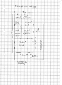 Håndskrevet etasjeplan (1. etasje) med romfordeling, mål og arealoppdelinger.