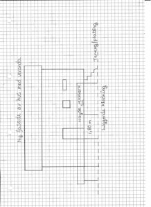 Håndtegnet oppriss av en fasade med angivelse av høyder og materialer (f.eks. 'Ny fasade av hus med veranda', 'Haugde tekkverk', 'Joggende kleddning').