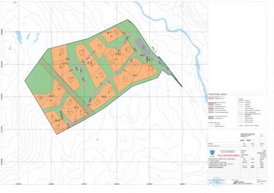 Situasjonsplan som viser tomtens form, grenser, høydekurver, vannveier og plassering av eiendommer (H1-H8) og veier.
