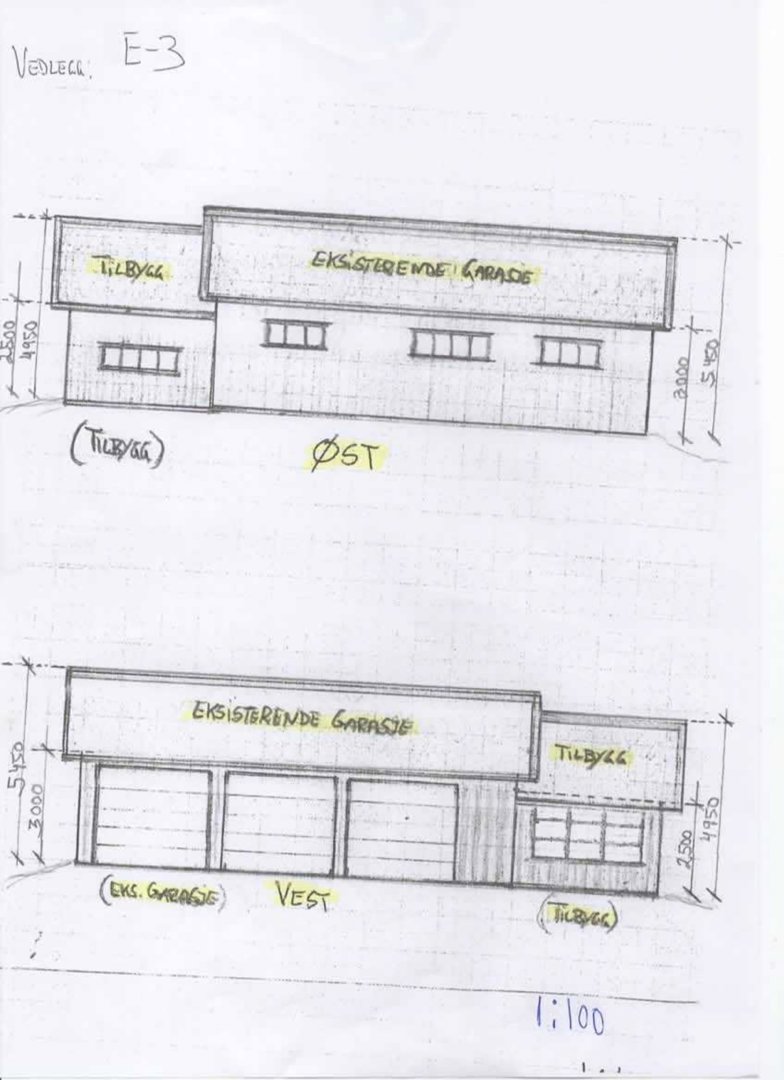 Oppriss (fasadetegning) av en bygning som viser eksisterende garasje og tilbygg, med mål og orientering (Øst/Vest).