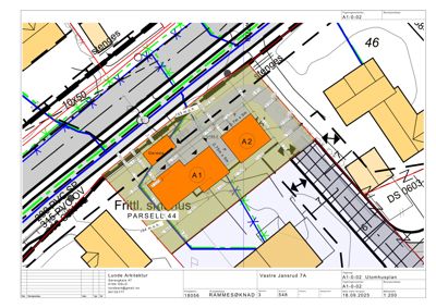 Situasjonsplan som viser tomtens grenser, naboeiendommer, veier og plassering av bygningene (A1, A2, Garasje) på tomten.