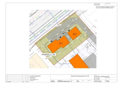 Situasjonsplan som viser tomtens grenser, bygningens plassering (A1, A2) og tilstøtende veier.