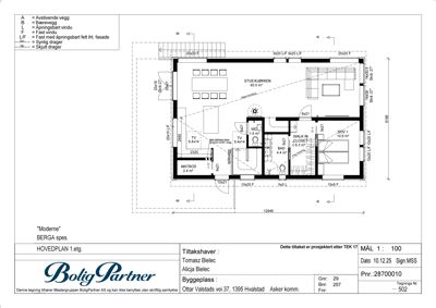 Hovedplan for 1. etasje som viser romfordeling, dimensjoner og veggtykkelse.
