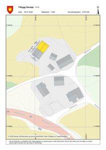 Situasjonsplan som viser bygningenes plassering i forhold til veier (Kolbannveien, Midtnattssolveren) og topografi.