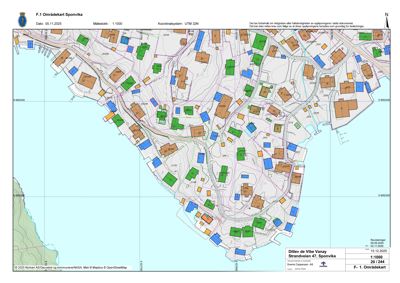Områdekart som viser eiendomsgrenser, bygninger og topografi i Sponvika.