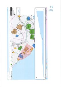 Situasjonsplan som viser tomt, bygninger, veier og vannmasser.