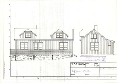Fasadetegning som viser front- og sideutsikt av en trehytte.