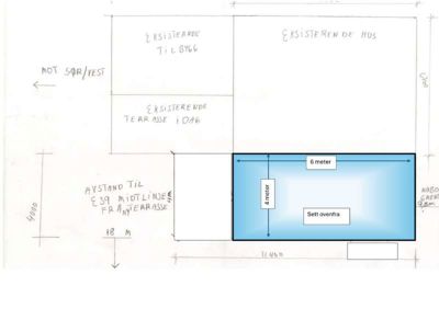 Situasjonsplan som viser eksisterende hus, terrassetilstand, planlagt nybygging og avstander til nabogrenser.