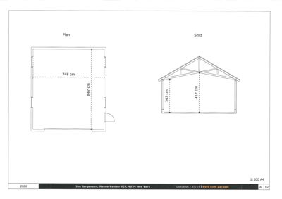Tegning som viser etasjeplan (Plan) og tverrsnitt (Snitt) av en garasje med angitte mål i cm.