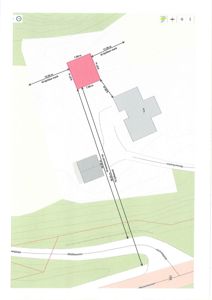 Situasjonsplan som viser tomtens grenser, dimensjoner, nabolag og veiforhold.