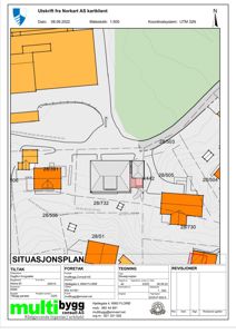 Situasjonsplan som viser tomtens beliggenhet, nabolag, veier og bygninger i området.