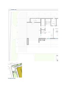 Bildet viser en situasjonsplan (site_plan) med en hovedtegning av bygningens plassering i forhold til eiendomsgranser og en detaljert innsetning (venstre nederst) som viser en 'Venleg helling' (venleg helling) ved bygningens hjørne.