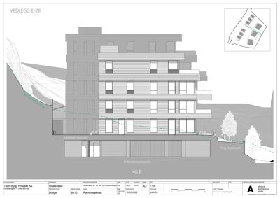 Snittegning som viser bygningens tverrsnitt, høyder, fasadeelementer og relasjon til terreng.