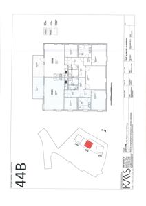 Etasjeplan for leilighet 44B i Vestfjelløken, som viser romfordeling, dører, vinduer og tekniske installasjoner.