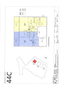 Etasjeplan (44C) med romfordeling, fasadeopprikk og situasjonsplan for en bygning.