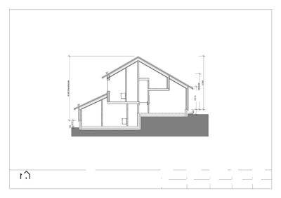 Snittegning (Snitt A) som viser bygningens tverrsnitt, høyder og konstruksjon.