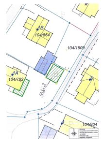 Situasjonsplan som viser tomters grenser, bygningers plassering, arealer (f.eks. 50,65 m²) og eiendomsnummer (104/782, 104/864 osv.).