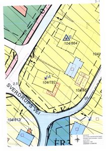 Situasjonsplan som viser eiendomsinndeling, vegforhold og bygningsplassering i Brønnøy kommune.