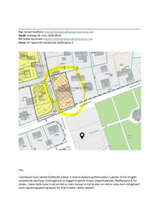 Et digitalt kart (sannsynligvis fra Google Maps eller lignende) som viser et område med gater, bygninger og grøntområder. En gul markering peker på en spesifikk tomt.