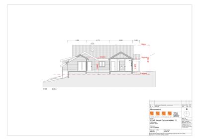 Snittegning (Snitt A) som viser tverrsnittet av en bygning med mål og detaljer.