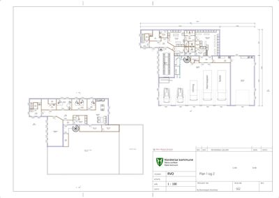 Etasjeplan (Plan 1 og 2) som viser romfordeling, inngang, parkering og dimensjoner for en bygning.