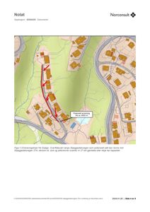 Kart som viser et område med bygninger, veier og vannløp, med markerte dreneringslinjer og en potensiell avrenning.