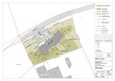 Situasjonsplan som viser tomtens grenser, bygningens plassering, arealoppdelinger og tilknytning til veier.