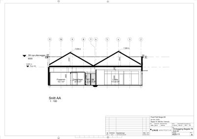 Snittegning (Snitt AA) som viser bygningens tverrsnitt, høyder, takform og romfordeling.