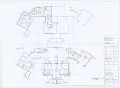 Plantegning som viser romfordeling og funksjoner for to etasjer av en bygning.