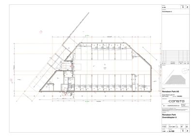 Oversiktsplan (etasjeplan) som viser romfordeling, vegger og dimensjoner for et bygg.