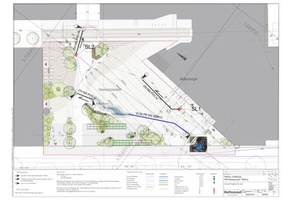 Situasjonsplan som viser tomtens grenser, beplantning, vannløp og infrastruktur for Markedsplassen i Melhus.