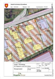 Situasjonsplan som viser tomtedeling, eiendomsnummer, veiforhold og plassering av nye bygg i forhold til eksisterende infrastruktur.