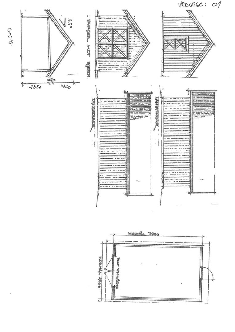 Tegning som viser detaljerte oppriss (snitt) av en bygning, inkludert mål på takhøyde og konstruksjon.