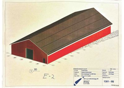 Fasadetegning (opprikk) av en landbruksbygning sett fra en vinkel.